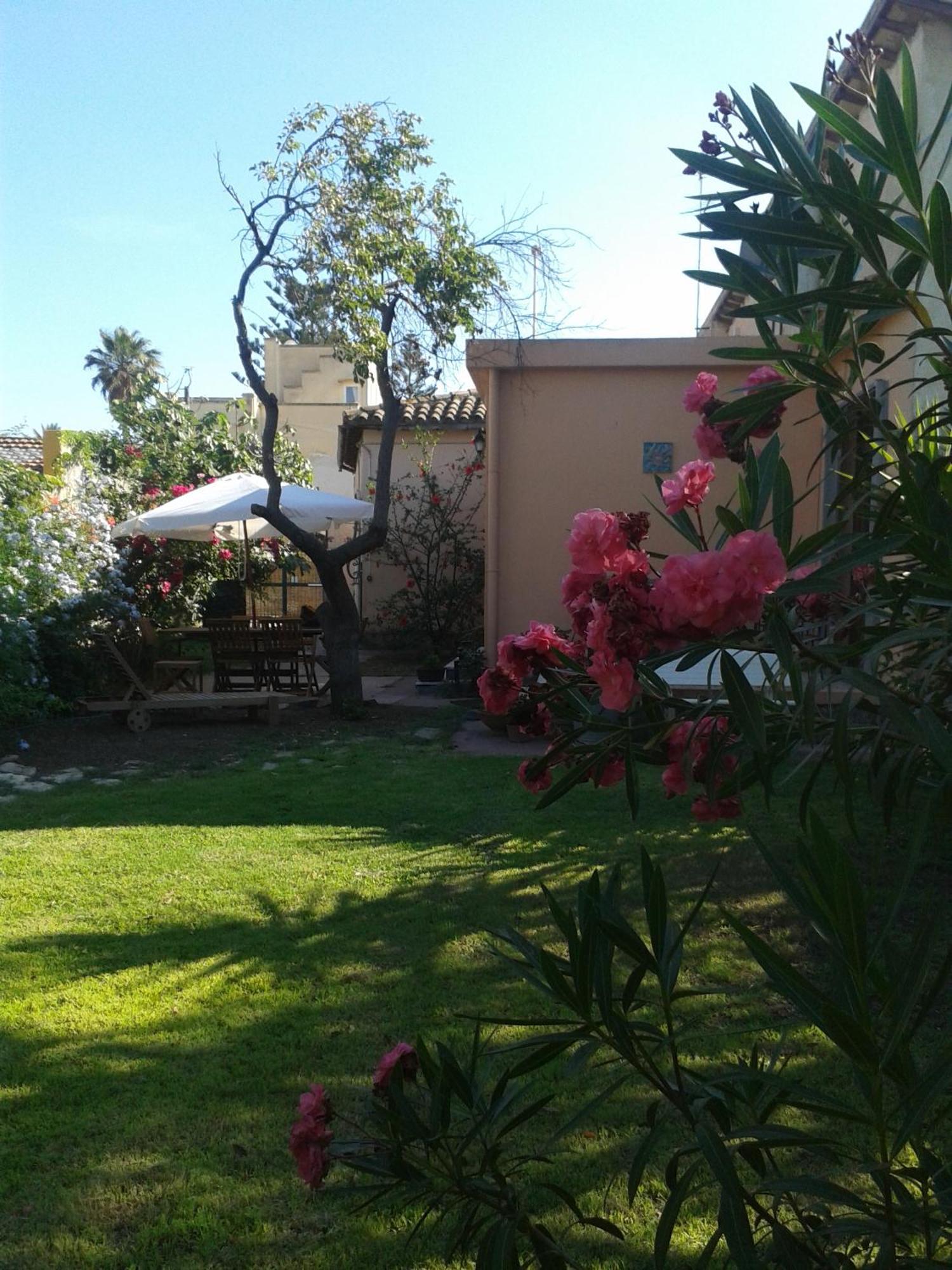 At Fourth Hotell Cagliari Exteriör bild